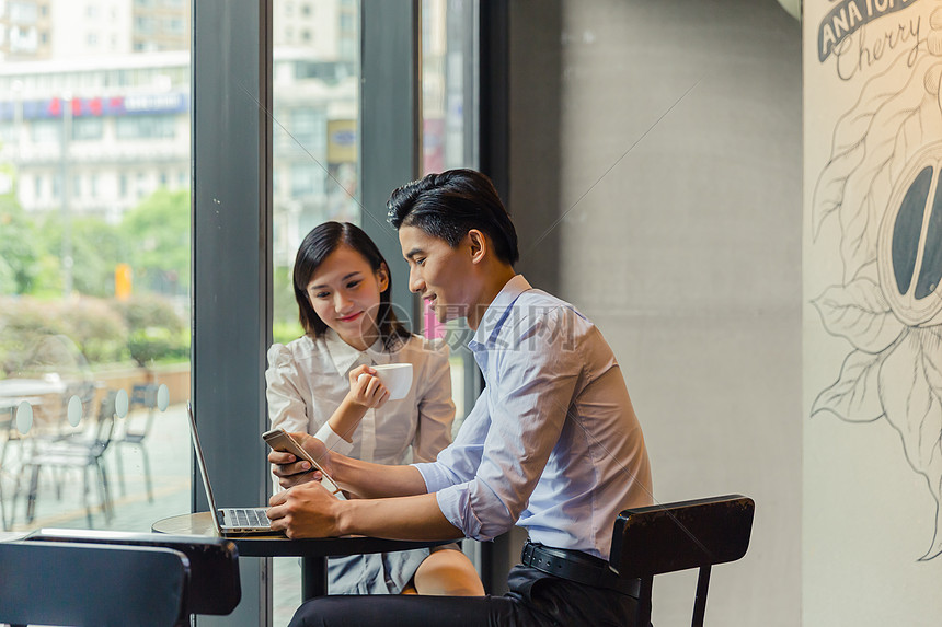 集邦咨询：预计2025年OLED显示器全球出货量将达266万台 同比增长86%